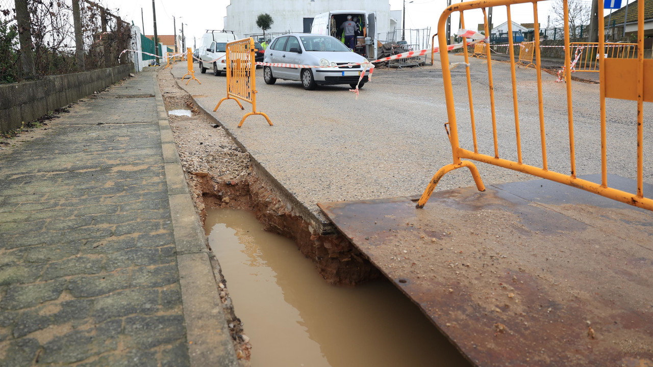 Rede de água requalificada em duas ruas do Faralhão